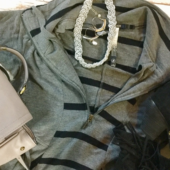 Sweatshirt Dress by Kensie - Picture 4 of 8